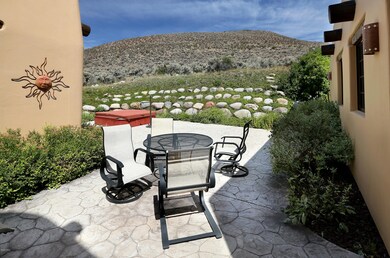 161_pinto_patio_1