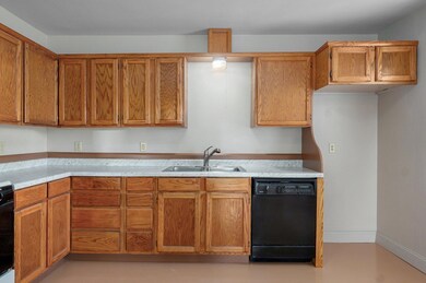 1163 S Glenn Ave-12