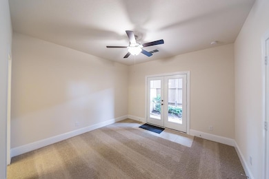 8404 Oak Leaf Point Dr, Houston, TX 77055 - photo 5