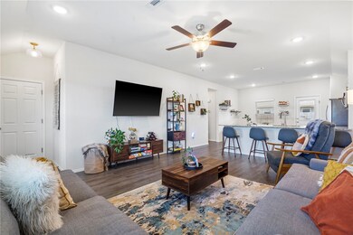 956 E Starling St, Fayetteville, AR 72701 - photo 2