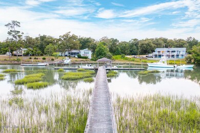 004_113_waters_edge_drive-15