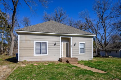 421 W Heron St, Denison, TX 75020 - photo 2