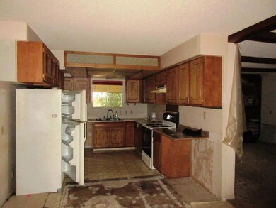 1541 Mistletoe Ln, Redding, CA 96002 - photo 6