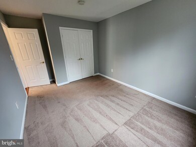 4121 Applegate Ct, Suitland, MD 20746 - photo 4