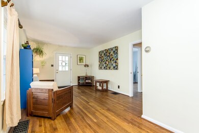 483 E Jeffrey Place, Columbus, OH 43214 - photo 6