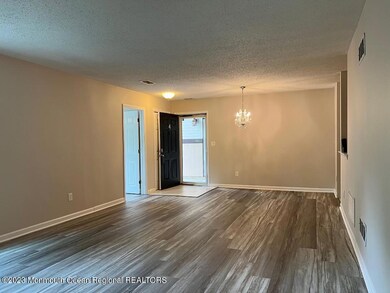 8-4 Seattle Ct, Freehold, NJ 07728 - photo 5