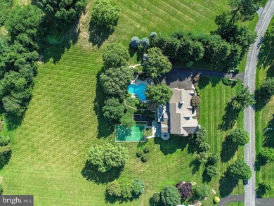 21729 Brink Meadow Ln, Germantown, MD 20876 - photo 2