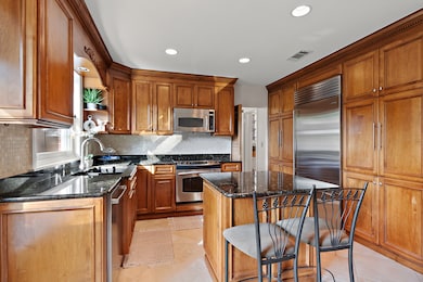 unlisted-address, Des Plaines, IL 60016 - photo 4