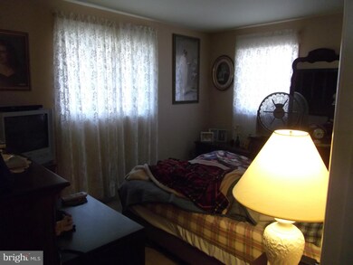 10940 Byrd Dr, Fairfax, VA 22030 - photo 7