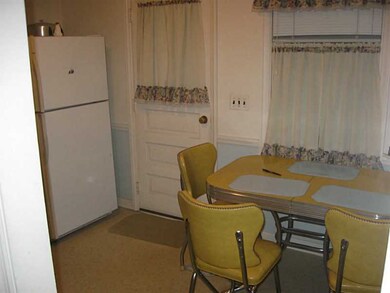 102 Baywood St, Warwick, RI 02886 - photo 4