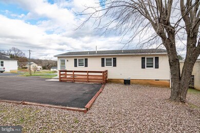 747 Ash St, Strasburg, VA 22657 - photo 7