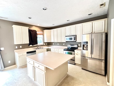 6682 Amherst Way, Zionsville, IN 46077 - photo 3