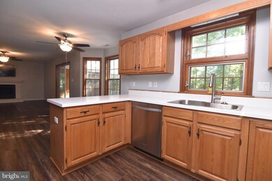 44181 Pimento Ln, California, MD 20619 - photo 2