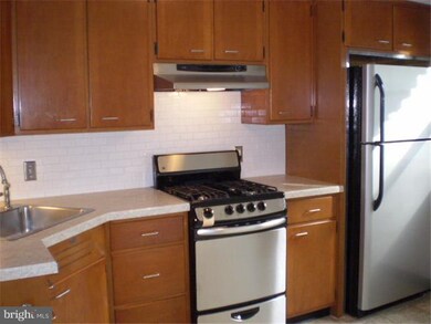 319 W Centre St, Woodbury, NJ 08096 - photo 5