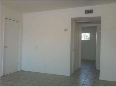 Family Room- Entry - Tempe Dr