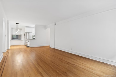 73-20 Austin St unit 2E, Forest Hills, NY 11375 - photo 3
