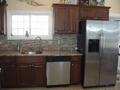 581 Middle St, East Weymouth, MA 02189 - photo 6