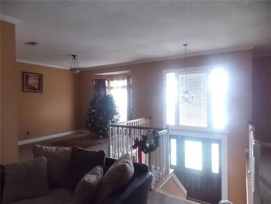 foyer/livingroom