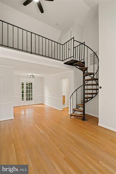 4822 29th St S unit C2, Arlington, VA 22206 - photo 3