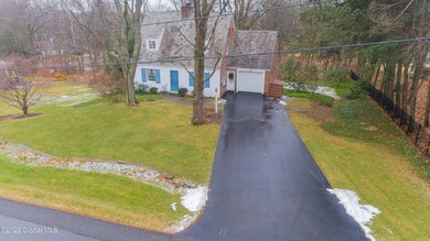 1014 Mohegan Rd, Schenectady, NY 12309 - photo 3