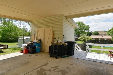 124 W Brooklyn St, Linden, TN 37096 - photo 6