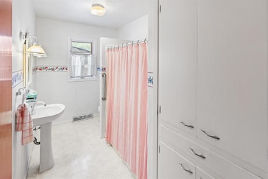 716 Elm St, Pella, IA 50219 - photo 6