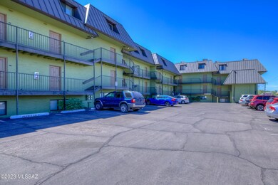 3 Exterior photo c