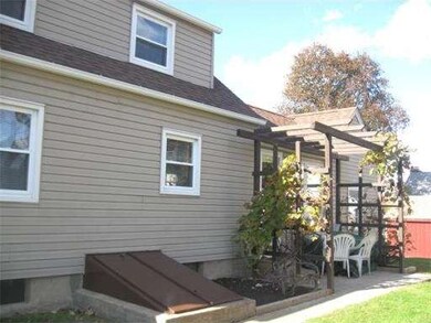 163 Hafey St, Chicopee, MA 01013 - photo 6