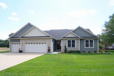 2733 Avalon Woods Dr, Portage, MI 49024 - photo 2