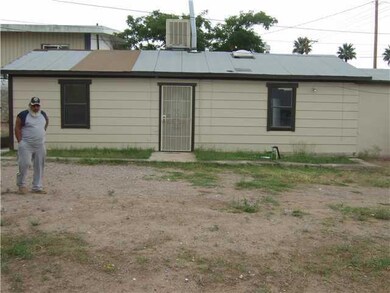 4004 N Piedras St, El Paso, TX 79930 - photo 2