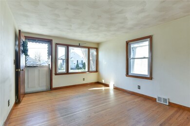 180 Crescent Ave, Cranston, RI 02910 - photo 3