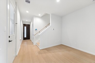 817 Thornton Rd unit F, Houston, TX 77018 - photo 6