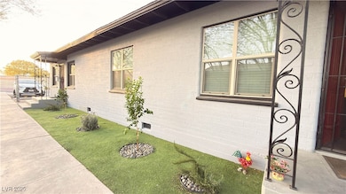 628 N 9th St, Las Vegas, NV 89101 - photo 5