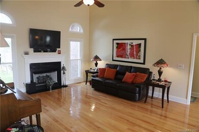 Great room with 14ft ceilings!