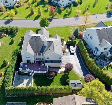 895 Garden Ct, Easton, PA 18040 - photo 3