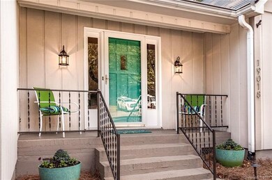 A Gracious Front Porch