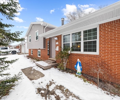 1202 Mccormick Dr, Monroe, MI 48162 - photo 2