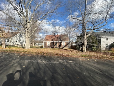 168 Wormwood Rd, Fairfield, CT 06824 - photo 2