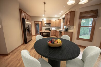 420 Sudbury Cir, Oswego, IL 60543 - photo 4