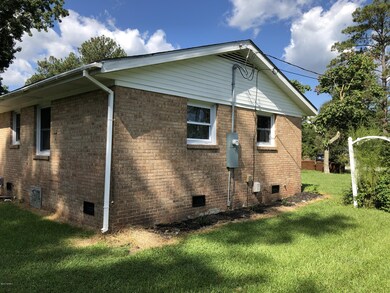 304 Lakewood Dr, Jacksonville, NC 28546 - photo 3