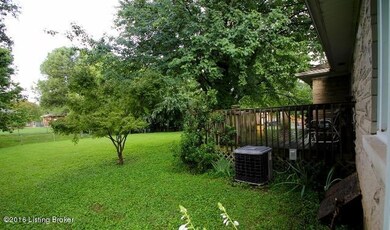 6010 Applegate Ln, Louisville, KY 40219 - photo 5