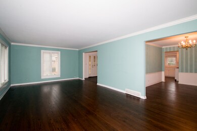 159 E Thompson Dr, Wheaton, IL 60189 - photo 3