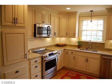 Kitchen - A closer look.