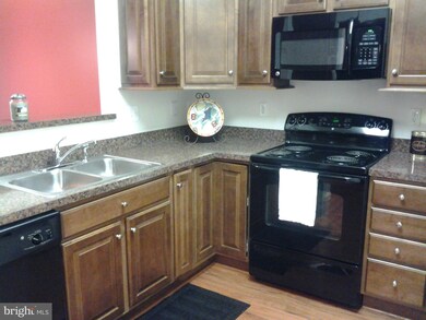 8609 Wintergreen Ct unit 104, Odenton, MD 21113 - photo 2
