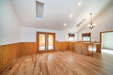 1900_Maple_Grove_Road_04