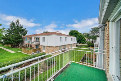 4511 Kings Walk Dr unit 2B, Rolling Meadows, IL 60008 - photo 2