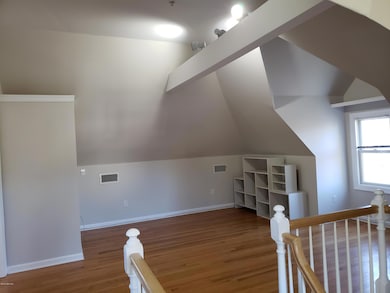 391 E Putnam Ave unit 3, Cos Cob, CT 06807 - photo 3