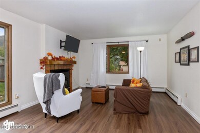 04-Living Room-ELKO1027