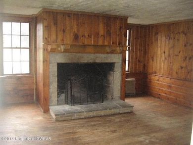 44 Atherholt Dr, Wyoming, PA 18644 - photo 4