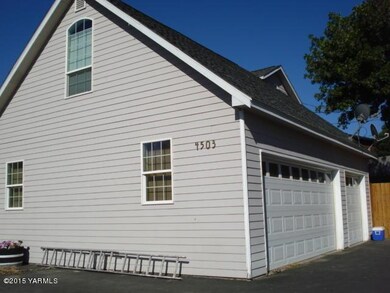 GARAGES .JPG